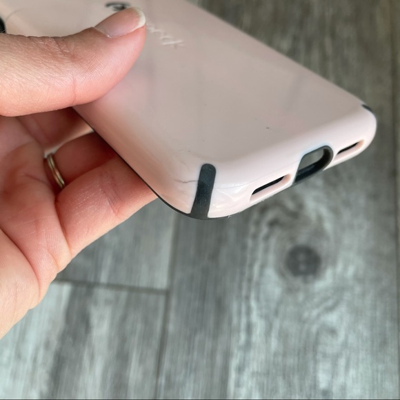 iphone 11 speck case - Picture 3 of 6